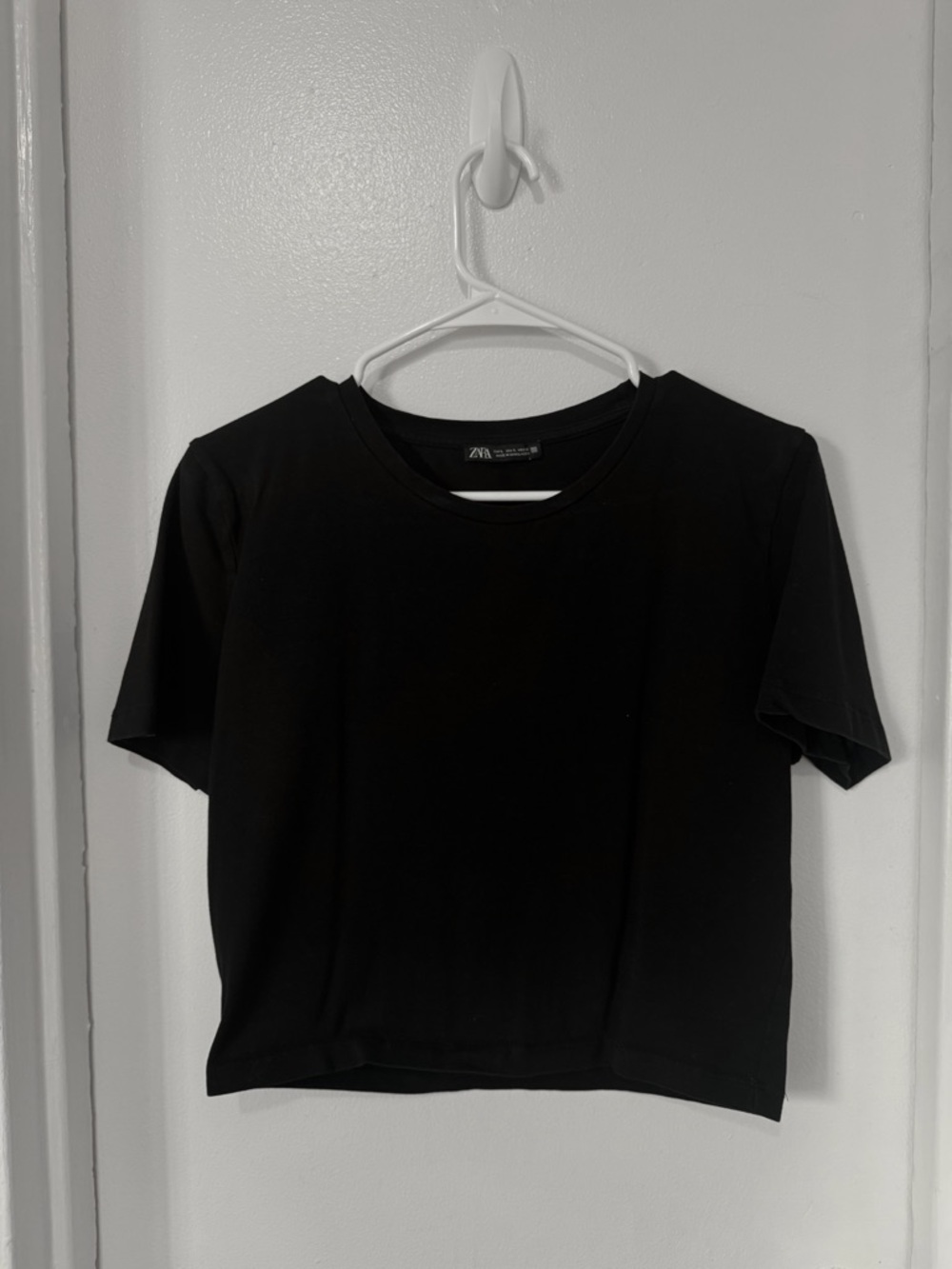 Zara Black Fitted Short Sleeve Crop Tee